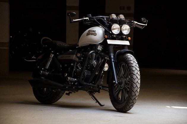 Мачо-байк парой штрихов: Royal Enfield Thunderbird 500 как образец минимализма