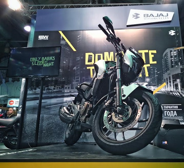 Оглашена рублевая цена нейкеда Bajaj Dominar 400