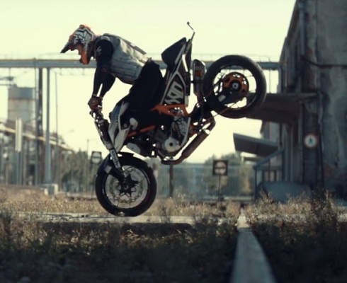 KTM 690 Duke после Апокалипсиса: оторваться невозможно (+видео)