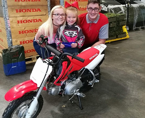 Ваша Honda CR50F: британцы подарили юной кроссменше новый байк