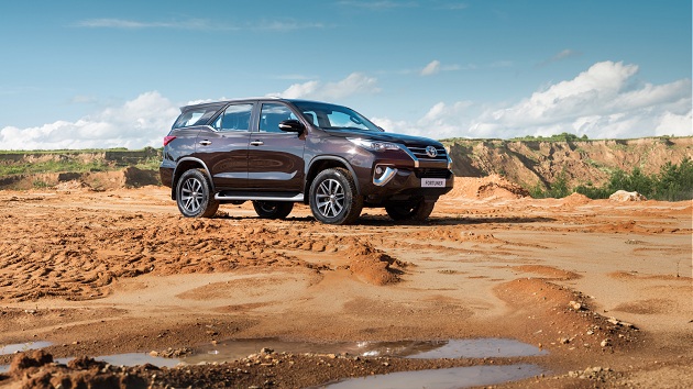 Можно тянуть: Toyota огласила цены на внедорожник Fortuner