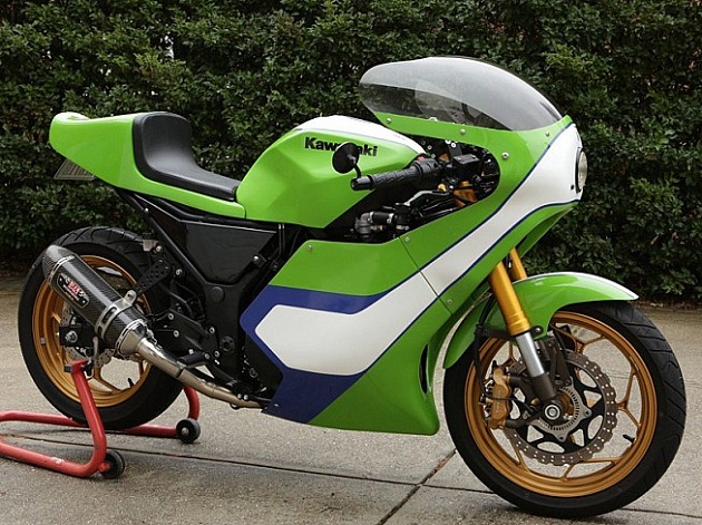 Kawasaki Ninja 300 превращается, превращается…