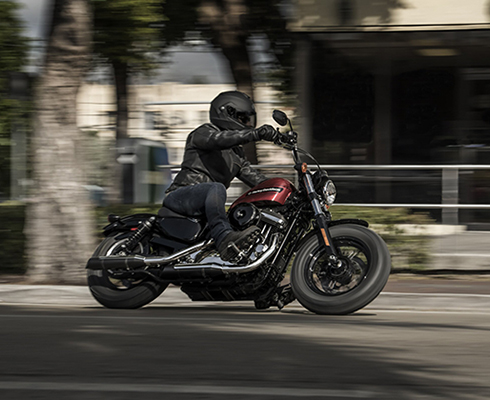 Читайте в новом номере «Мото»: тест Harley-Davidson Sportster