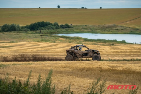 Can-Am Maverick X3: Быстрая маршрутка для прессы