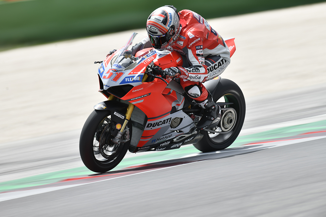 Спортивный директор Ducati рассказал о гоночной версии Panigale V4