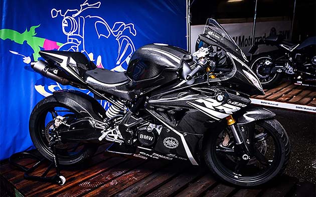 Микроспортбайк BMW G310RR показал себя миру