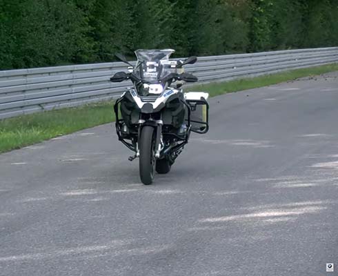 Шокирующая действительность: BMW R1200GS поехал без пилота!