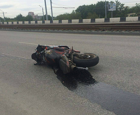 Мотобатовцу, избившего мотоциклиста, дали три года условно