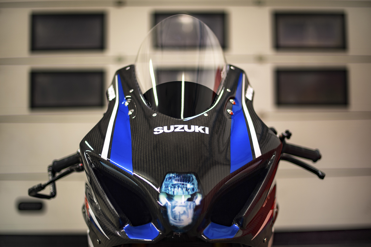 Suzuki представила уникальный мелкосерийный спортбайк