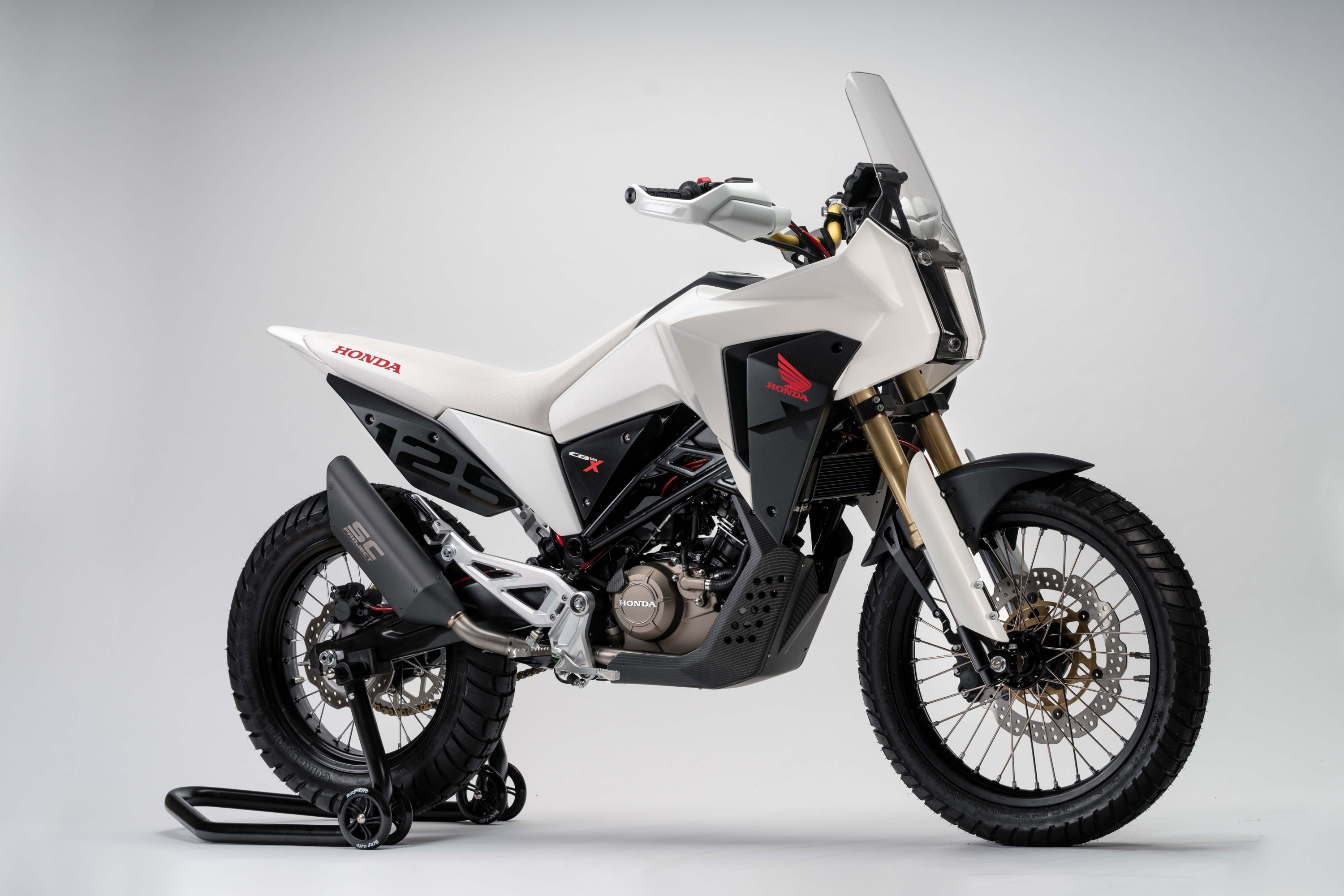 Микро-атака: Honda представила маленький турэндуро и супермото
