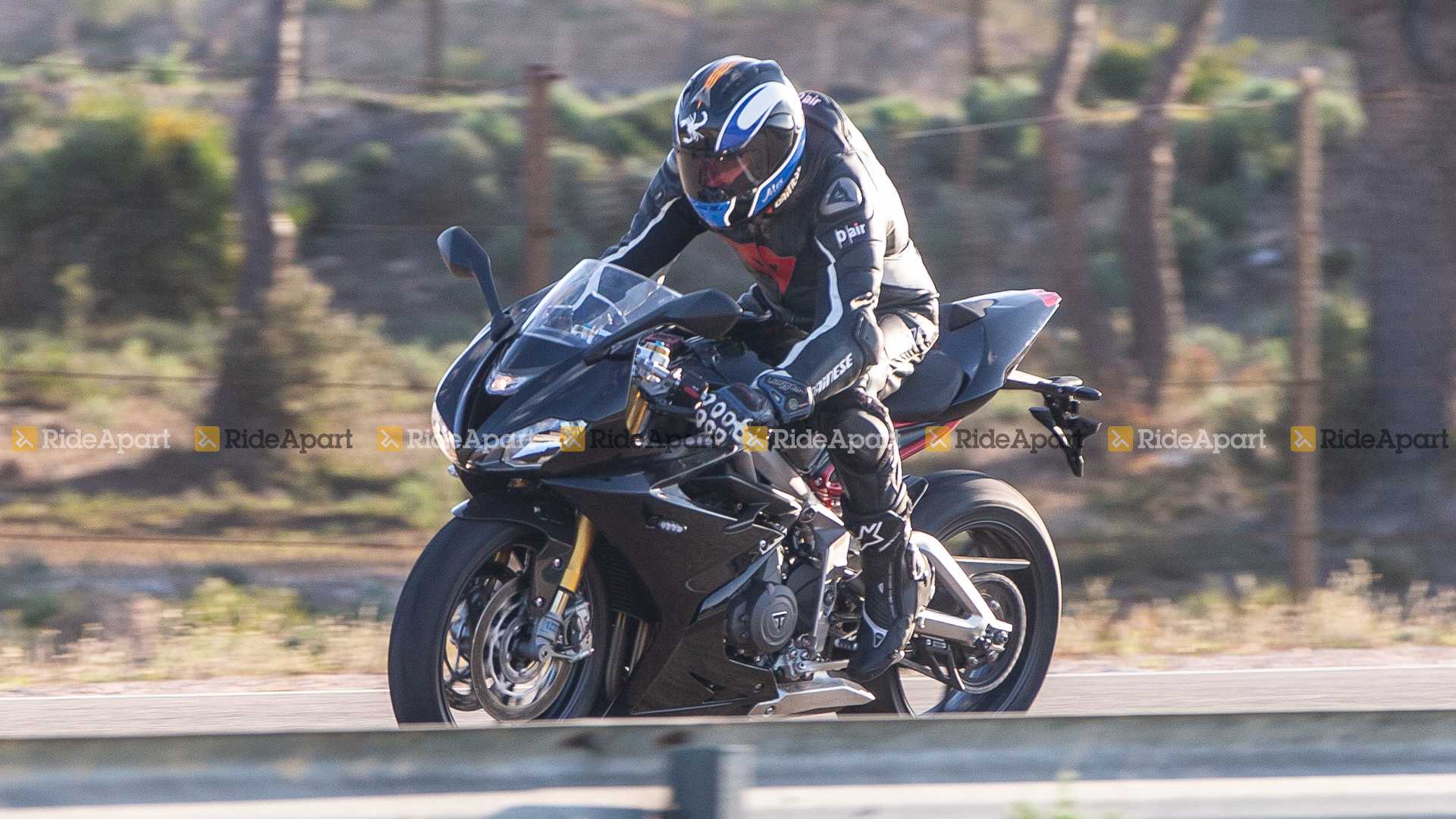 Новый спортбайк Triumph Daytona 765 уже здесь