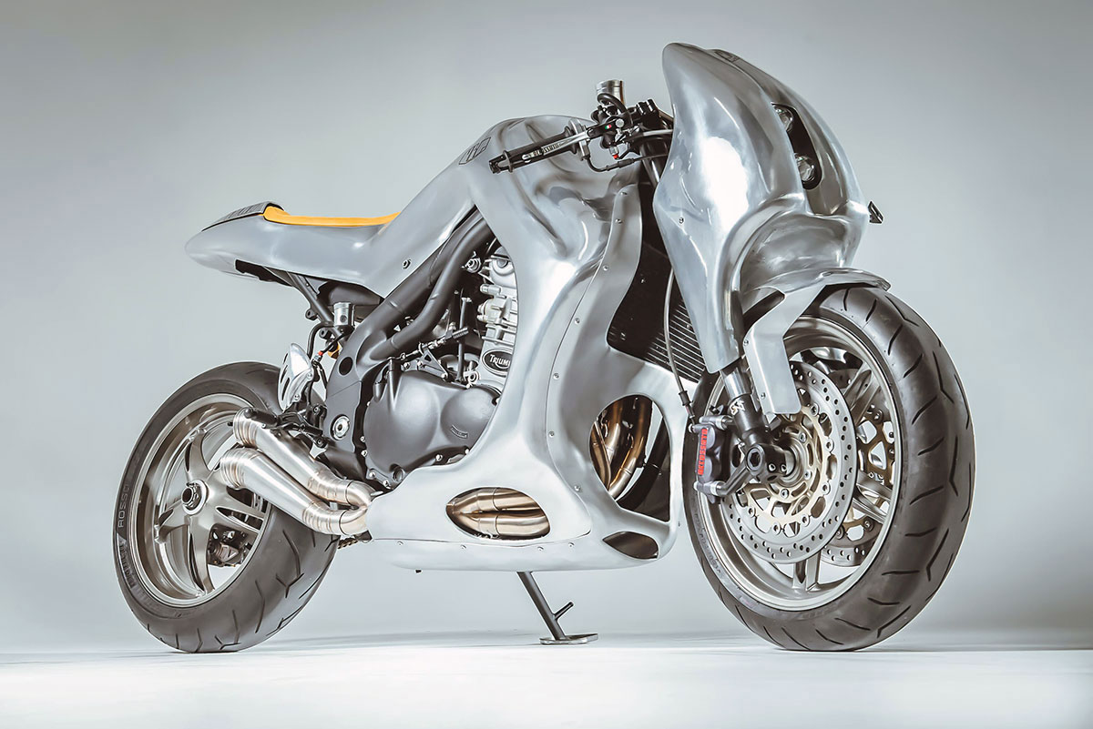 Терминатор: алюминиевые доспехи Triumph Speed Triple