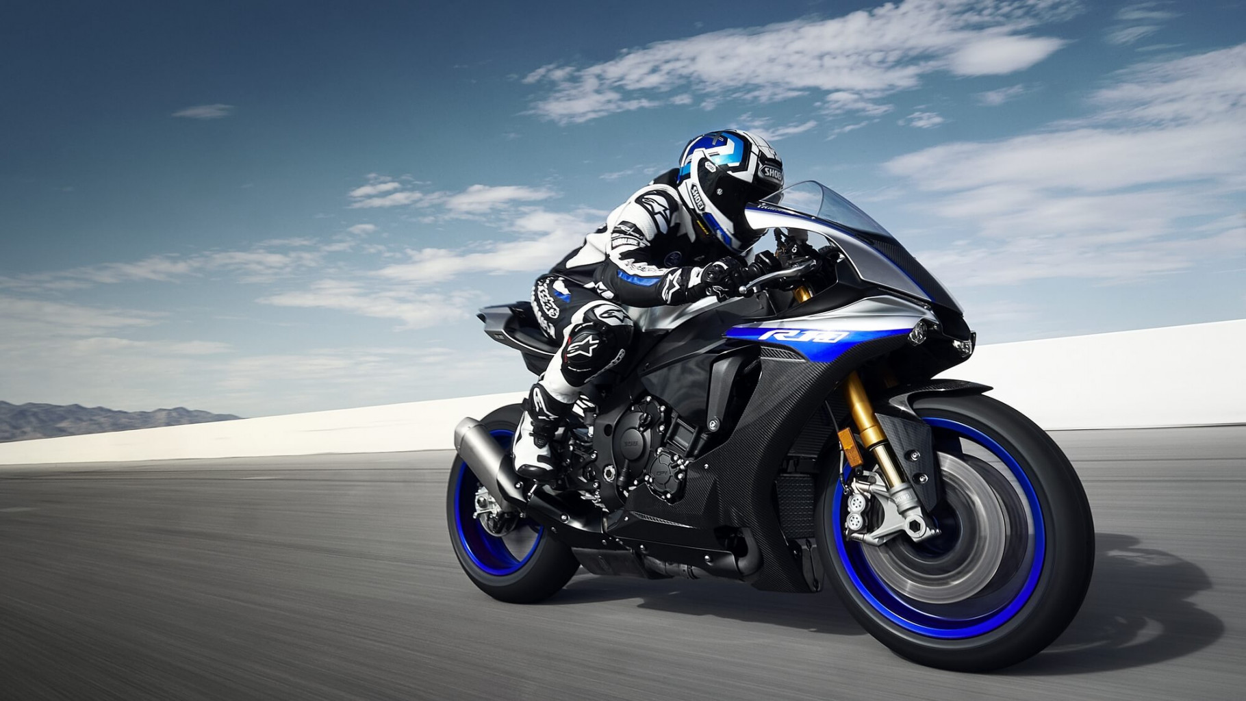 Yamaha готовит полностью новый спортбайк YZF-R1