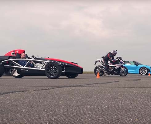 «Литр» повержен: серийный автомобиль обогнал BMW S1000RR