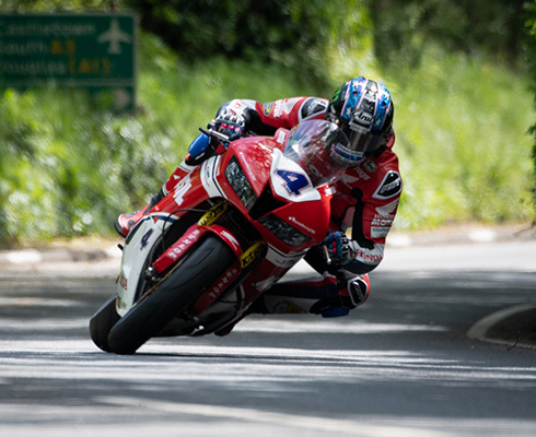 Компания Motul в очередной раз встретится с легендой Isle of Man TT