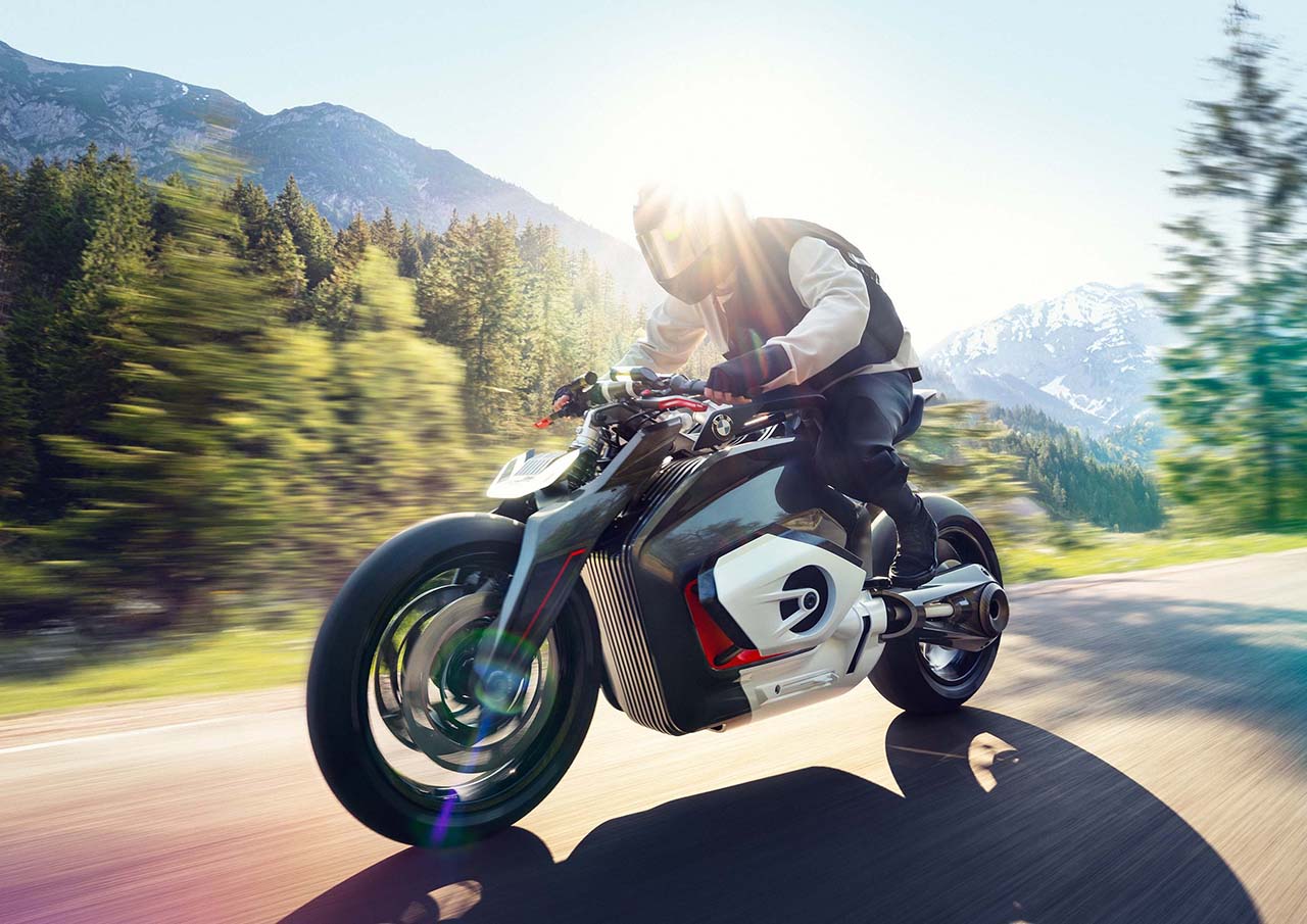 Будущее уже здесь: BMW представила электробайк Vision DC Roadster (+видео)