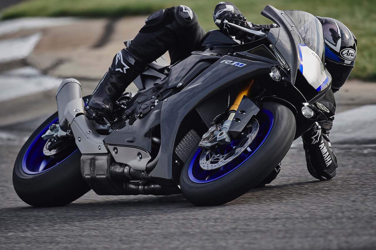 Новый старый: Yamaha модернизировала спортбайк YZF-R1