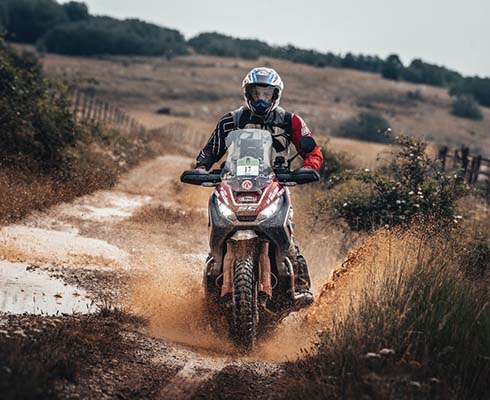 Скутер-герой: Honda X-ADV объехал крутые турэндуро