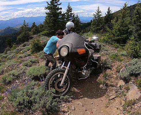 Это шутка?! Honda Gold Wing превратилась в эндуро (+видео)