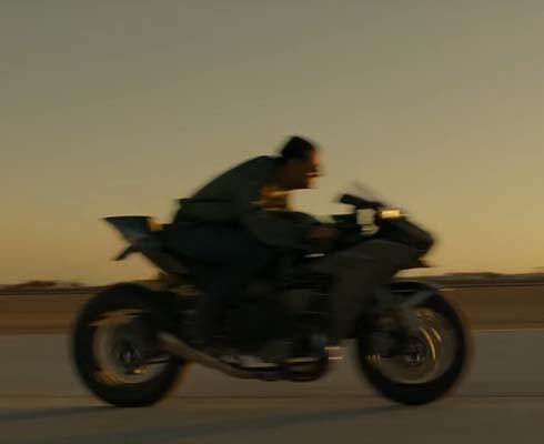 Новый Top Gun: Том Круз оседлает Kawasaki Ninja H2 (+видео)