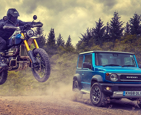 Снова Triumph! Scrambler 1200 XE устроил драку с внедорожной легендой (+видео)