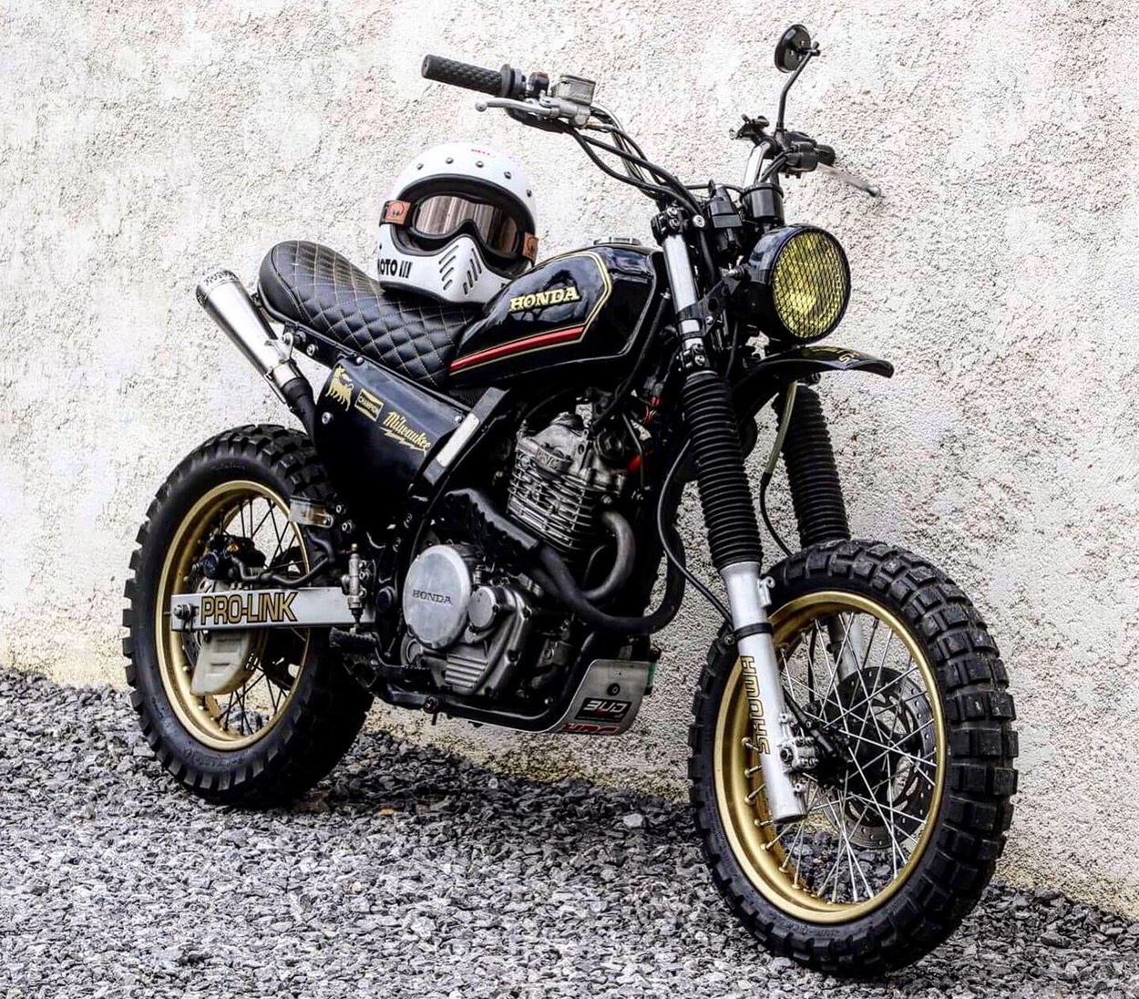 Глаз не оторвать: из Honda Dominator сделали фантастический скрэмблер
