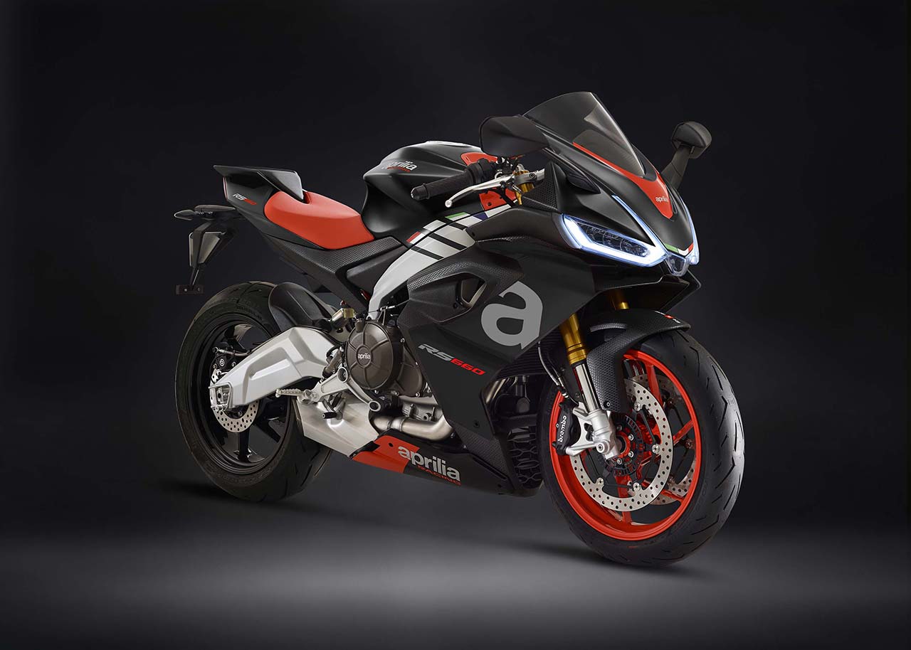 Младший боец: спортбайк Aprilia RS 660 открывает новые границы