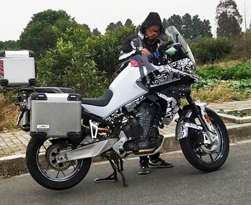 Почти KTM? Китайская CFMoto выпустит среднеразмерный турэндуро