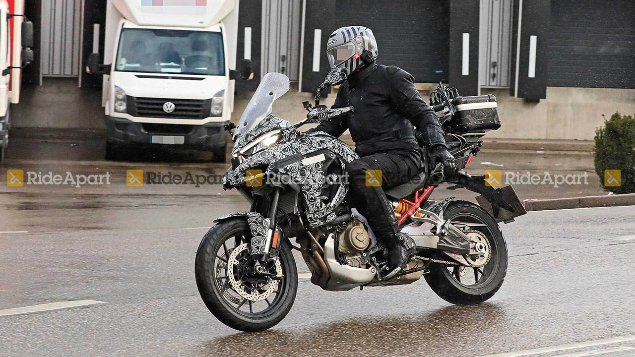 Крутой «мультик»: фотографии нового кроссовера Ducati