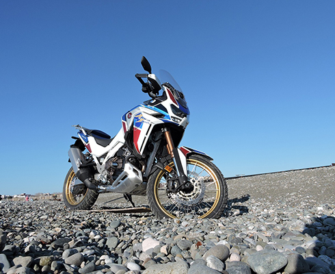 Смотрите видео с теста Honda CRF1100L Africa Twin Adventure Sports 2020 года на канале "МОТО"