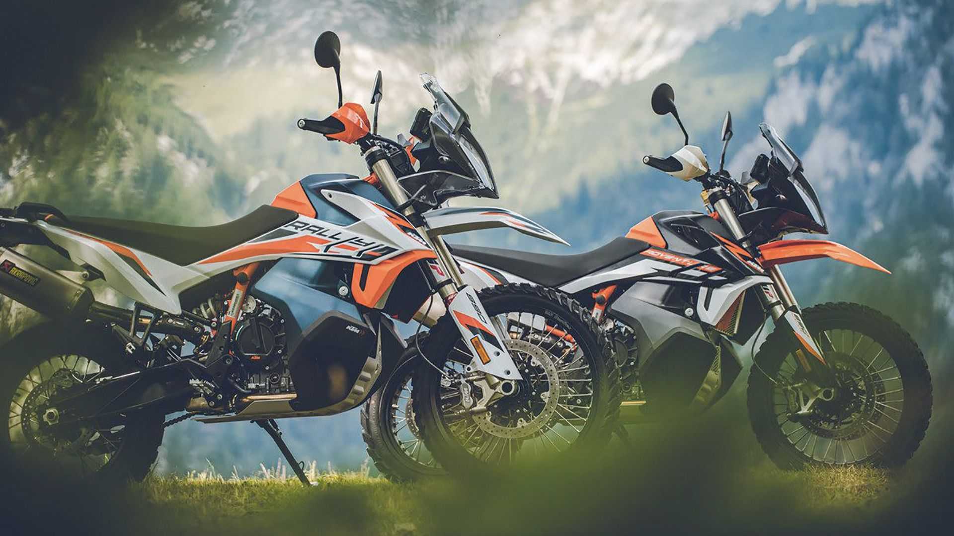 Прибавление в семействе 890-х: KTM представила Adventure R и Adventure R Rally