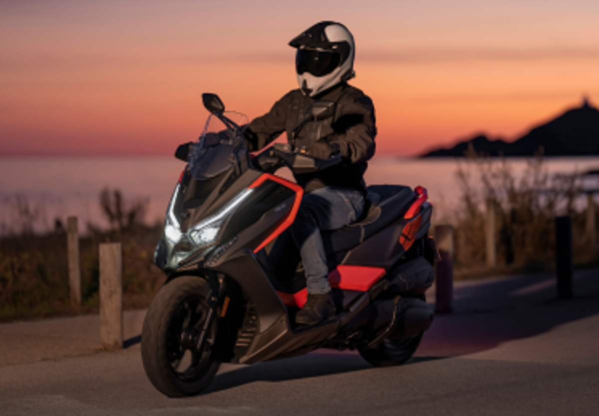 Kymco презентовала свой первый скутер-кроссовер — DT X360