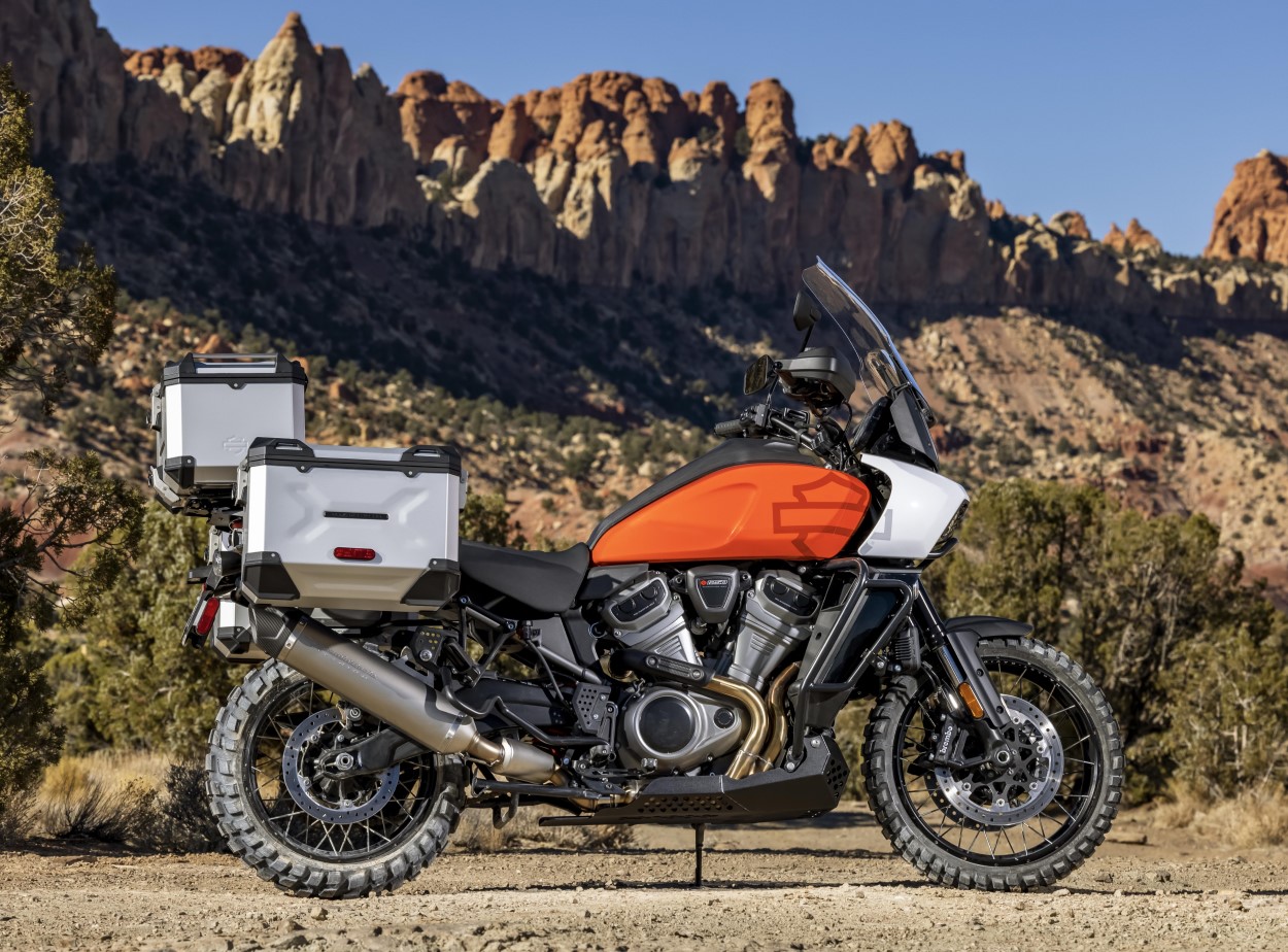 Harley-Davidson представит турэндуро Pan America 19 января 2021 года