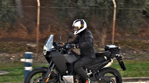 Появились фотографии готовой к производству Husqvarna 901 Norden