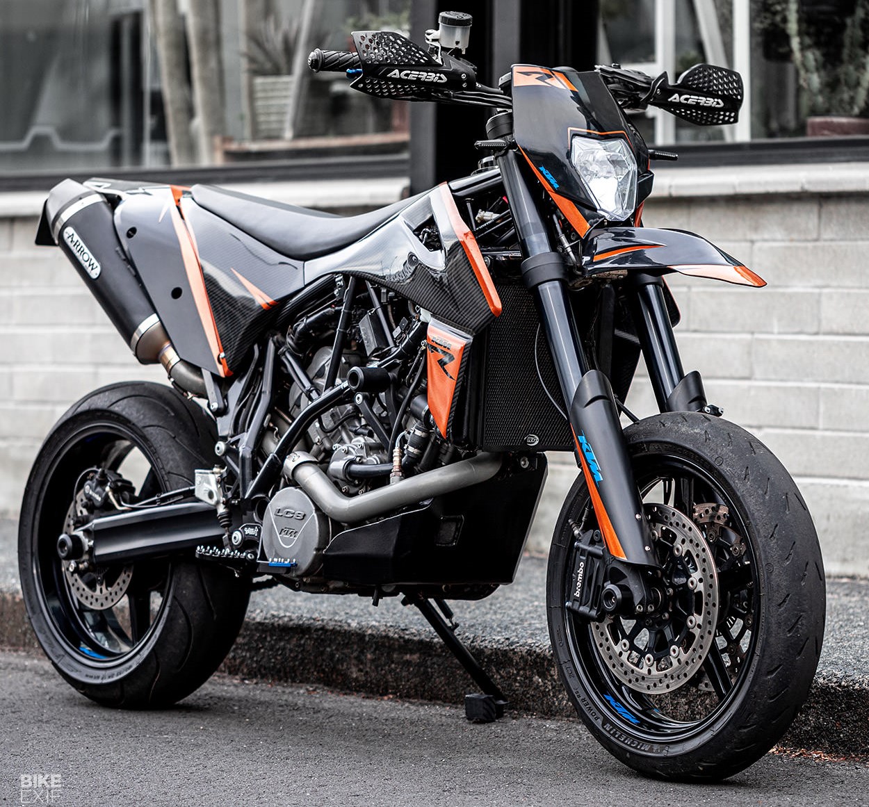 Идеальный городской транспорт: суперсупермото carbonSMR на базе KTM 990 SMT