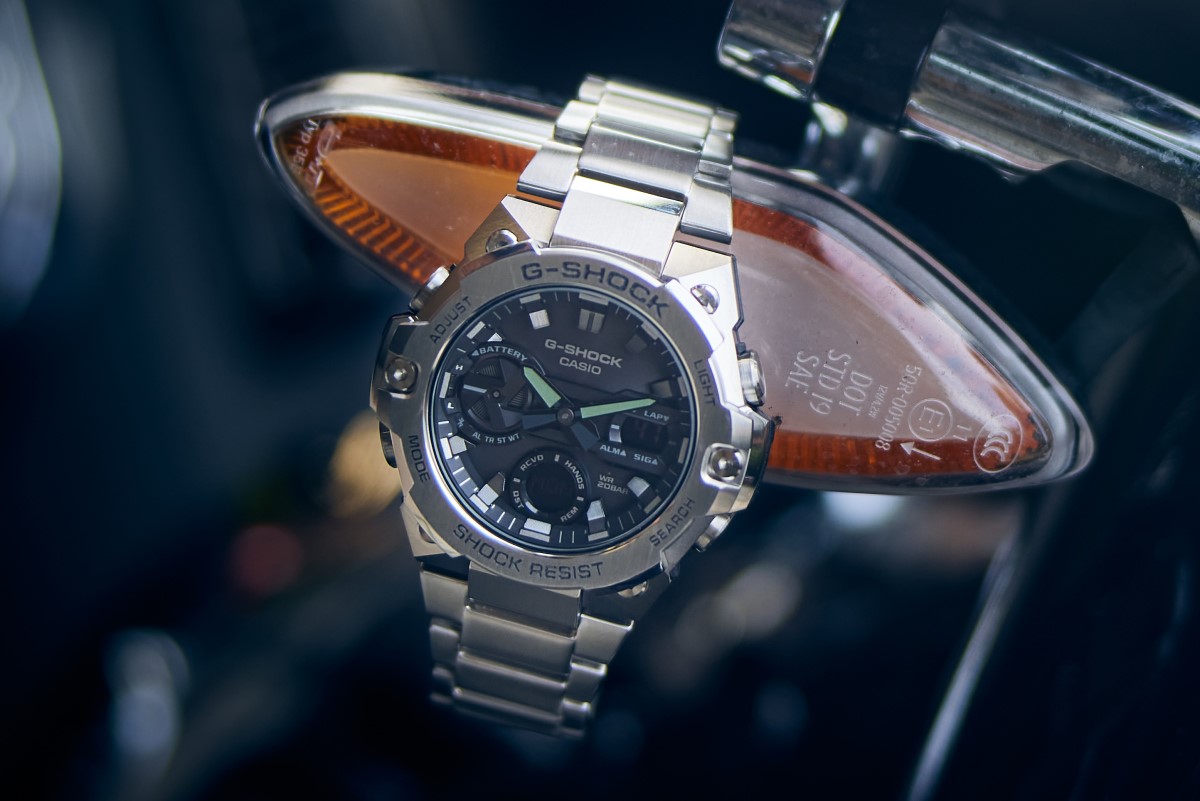 G-SHOCK GST-B400 — стальные часы для мотоциклиста