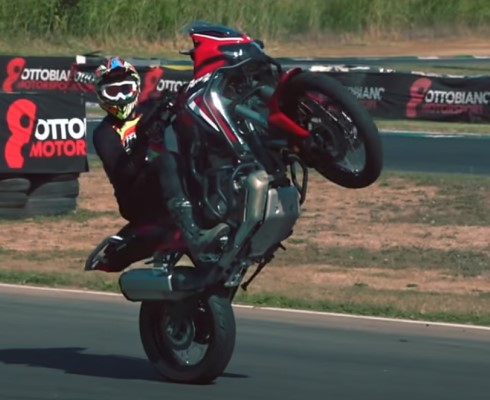 Africa Twin на треке супермото (+видео)