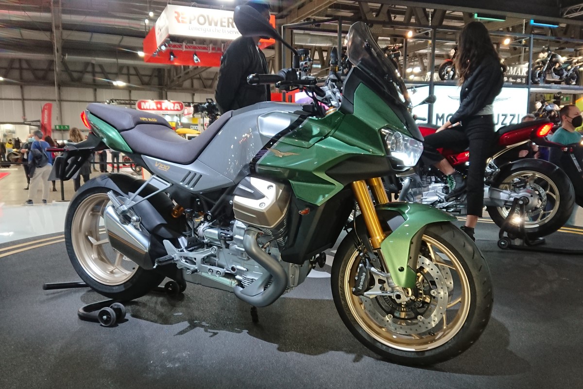 Moto Guzzi официально представила V100 Mandello