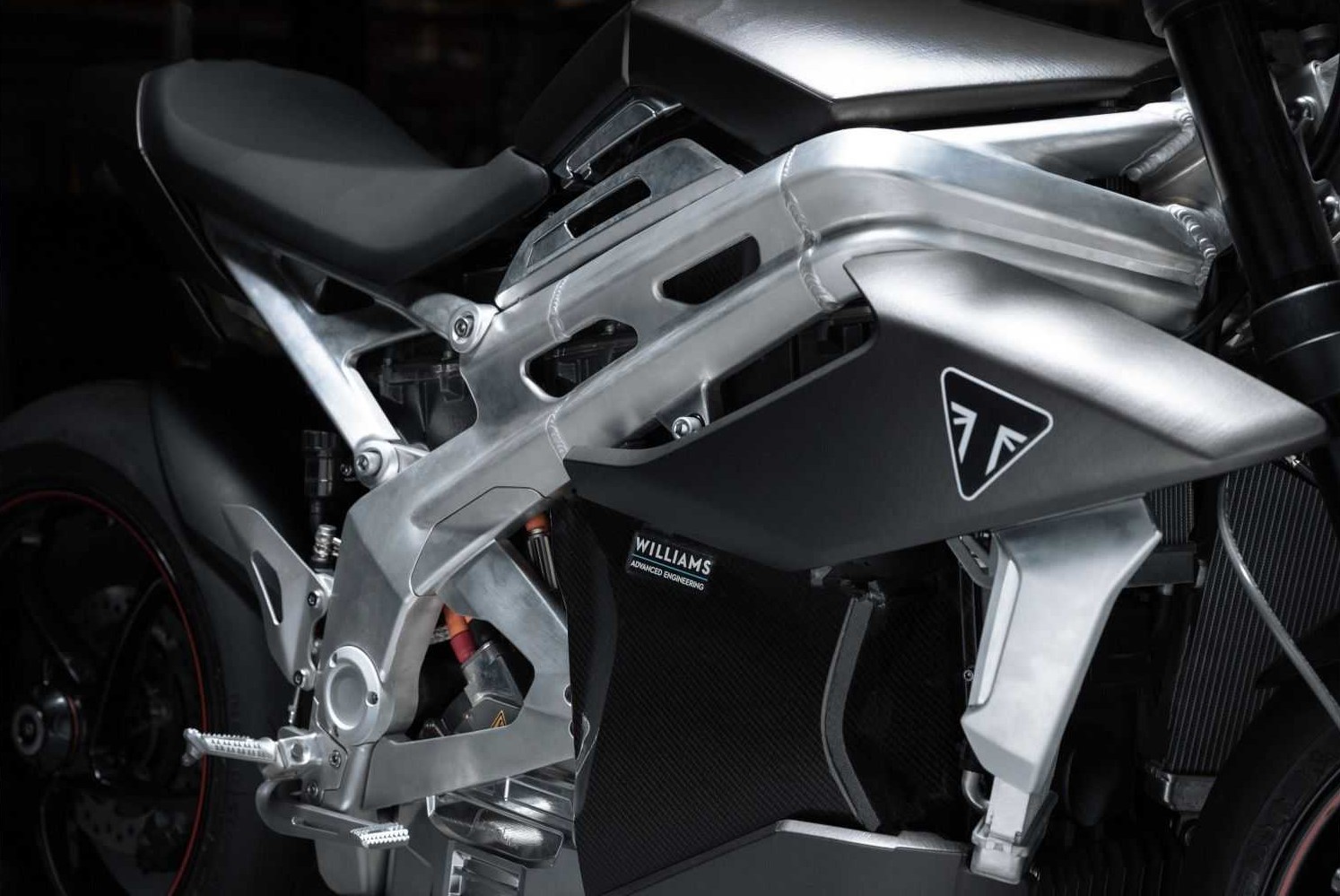 Компания Triumph представила прототип электробайка TE-1
