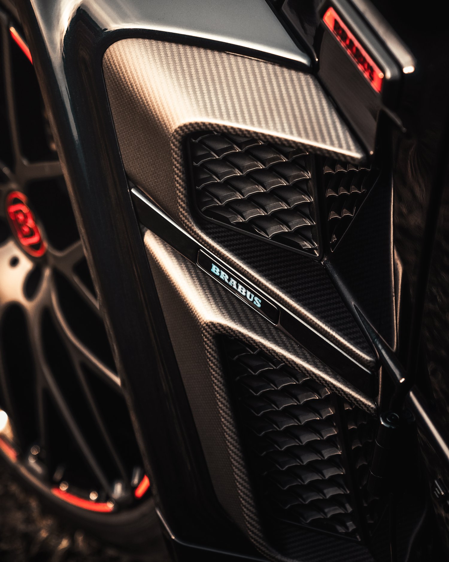 Гипернейкед Brabus 1300 R — сегодня открывается предзаказ
