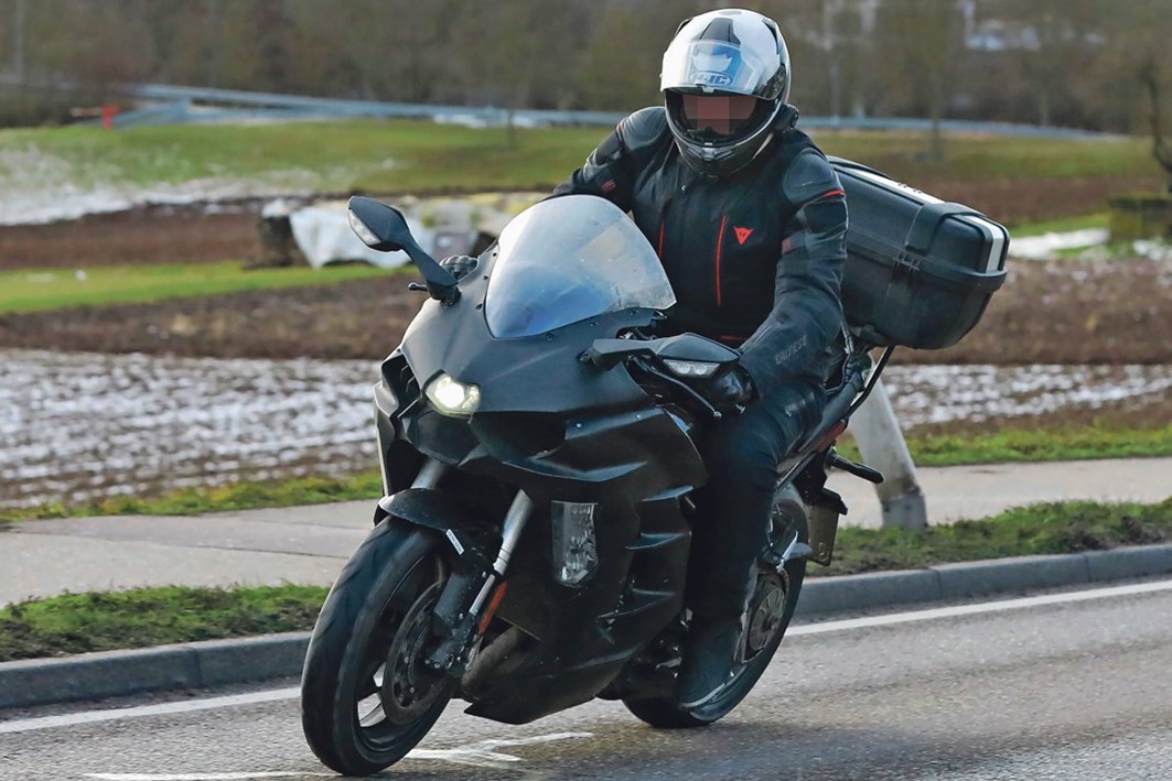 Фронтальная камера появится на Kawasaki Ninja H2 SX
