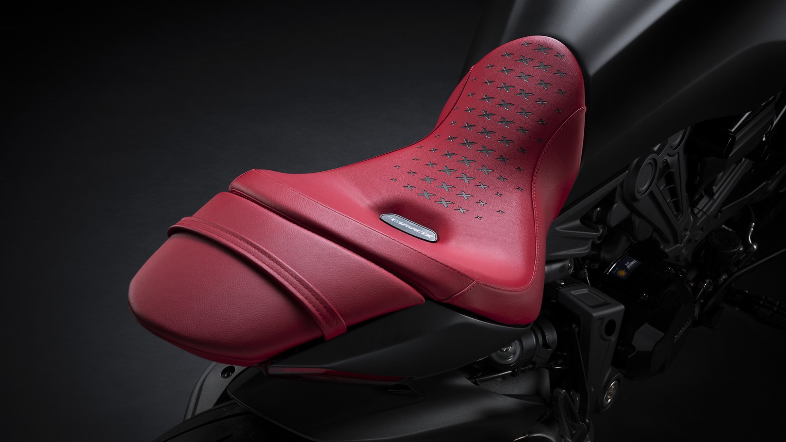Ducati XDiavel Nera: элегантность и эксклюзивность