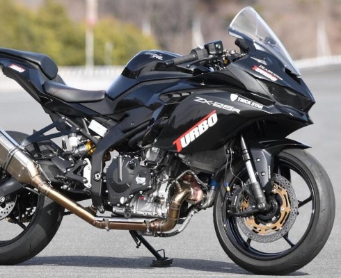 Сотня "лошадей" с Kawasaki Ninja ZX-25R? Легко!