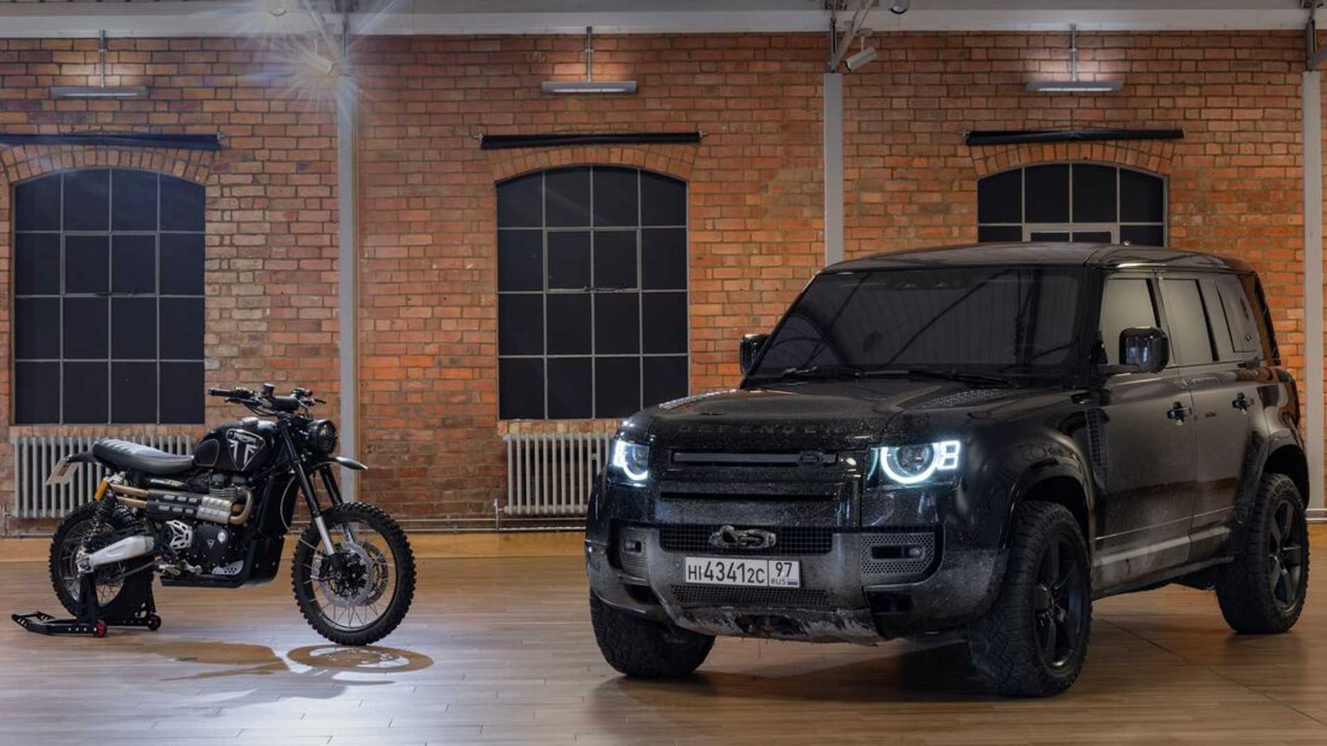 Продано: Triumph Бонда ушёл с молотка
