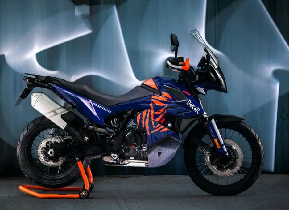 Ностальгия: KTM 890 Adventure в расцветке Dakar Rally