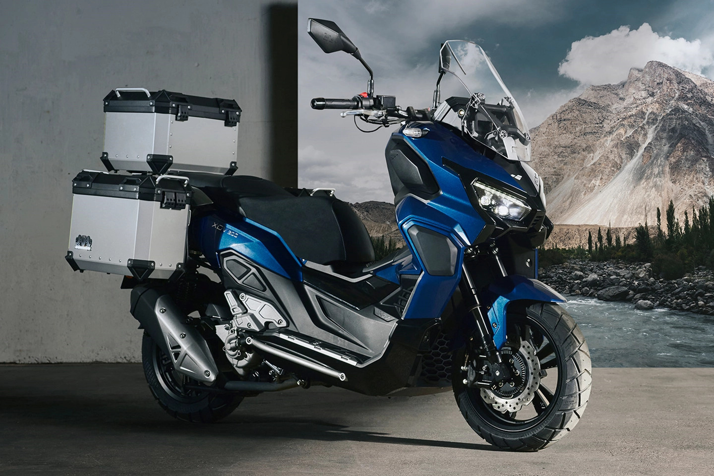 Доступный Adventure скутер: Lexmoto выходит на рынок вездеходных скутеров с новым XDV300