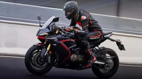 Интересная новинка от QJ Motor - SRK 600 RR