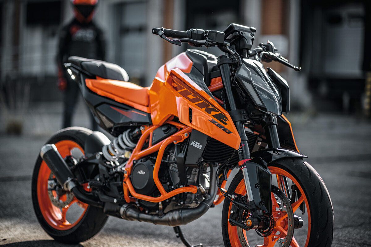 KTM 125 Duke и 390 Duke 2024