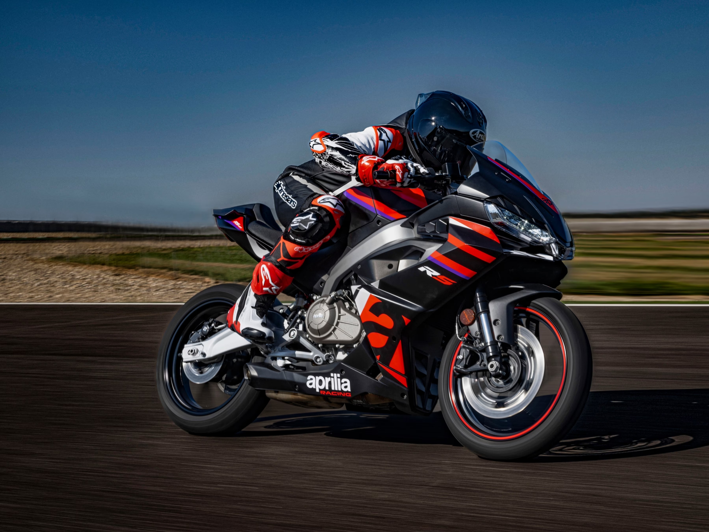 Новая Aprilia RS 457 - простое решение для треков