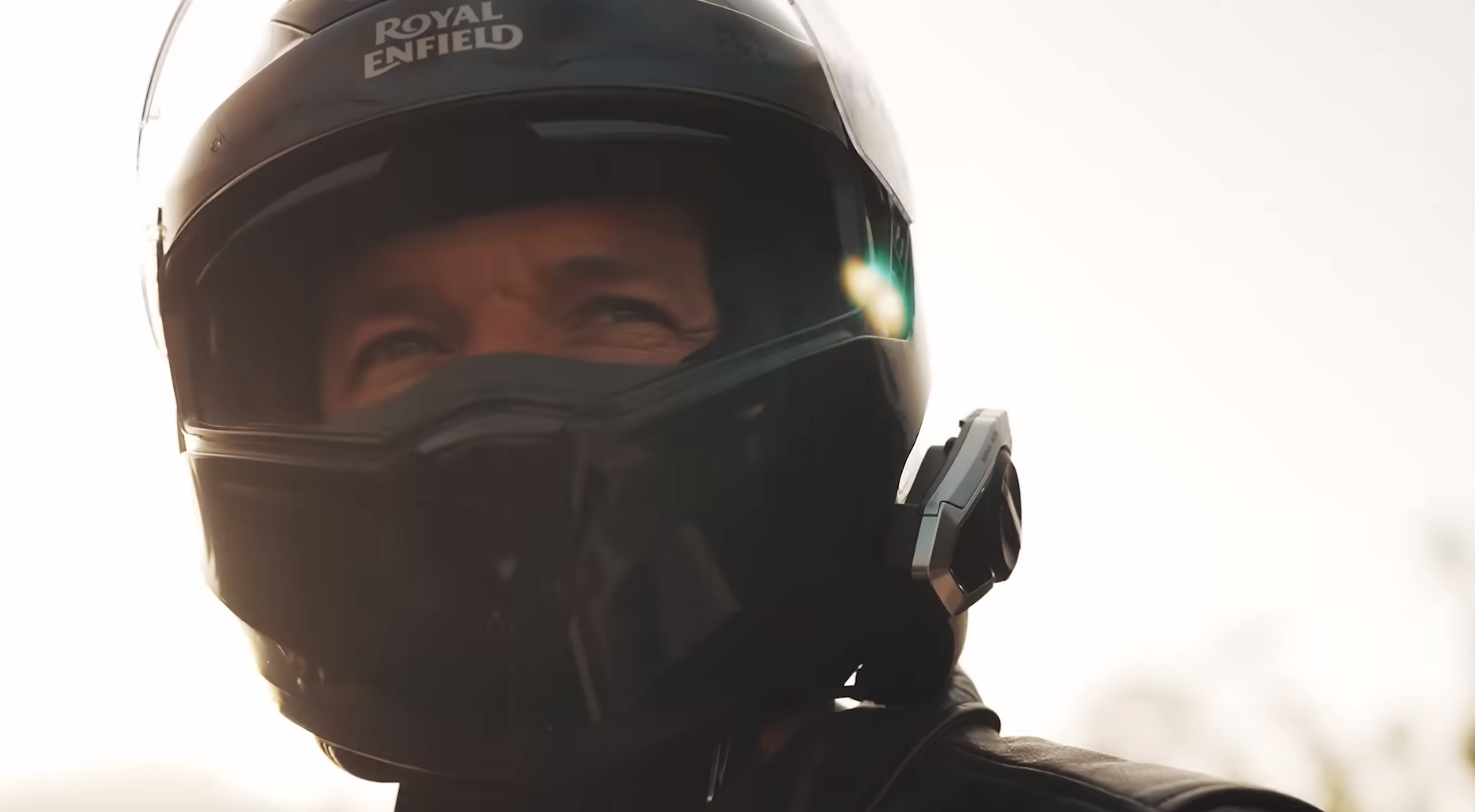 Гарнитура с характером: SENA Royal Enfield 50S и цена за стиль